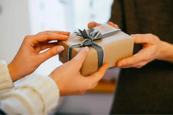 Những món quà cảm ơn ý nghĩa: Bí quyết chọn lựa tinh tế Những món quà cảm ơn ý nghĩa: Bí quyết chọn lựa tinh tế