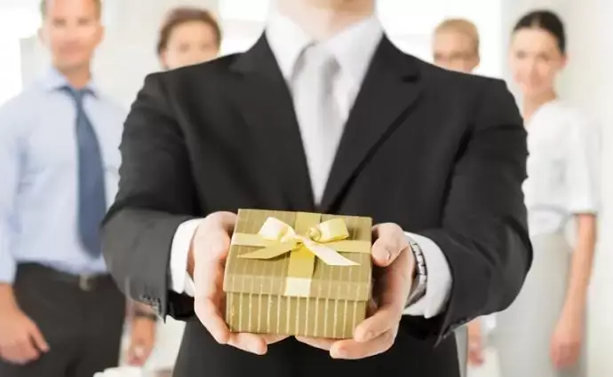 Gợi Ý 20+ Món Quà Chia Tay Bạn Thân Thể Hiện Tình Cảm Sâu Sắc Gợi Ý 20+ Món Quà Chia Tay Bạn Thân Thể Hiện Tình Cảm Sâu Sắc