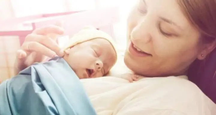 Quà Cho Mẹ Và Bé Mới Sinh: Gợi Ý Chi Tiết Và Thiết Thực