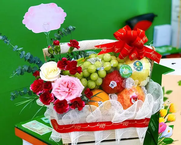 Quà Gặp Mặt 2 Gia Đình: Nên Chọn Món Gì Cho Phù Hợp?