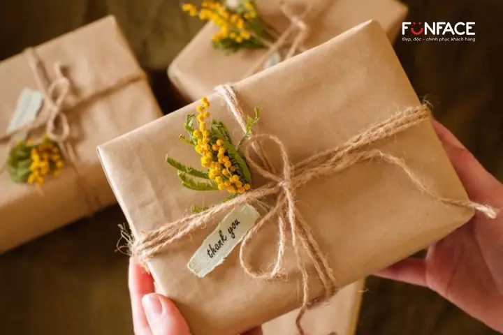 Quà Handmade Tặng Tốt Nghiệp: Ý Tưởng Độc Đáo Khắc Ghi Dấu Ấn