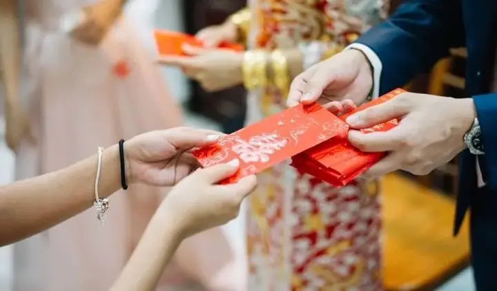 Gợi Ý Quà Lì Xì Cho Người Yêu Để Tết Thêm Trọn Vẹn