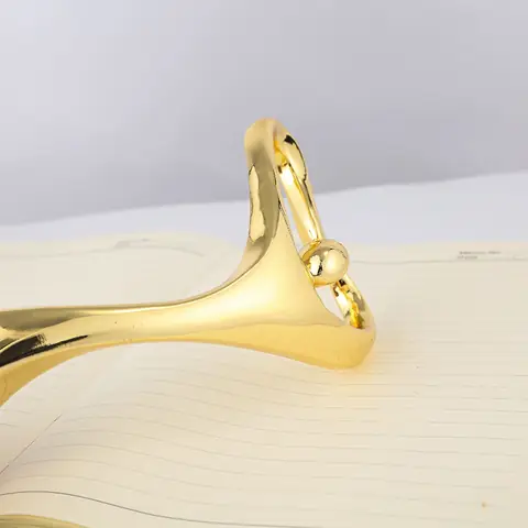 Ý Nghĩa Và Hướng Dẫn Chọn Quà Lưu Niệm Doanh Nghiệp Hiệu Quả