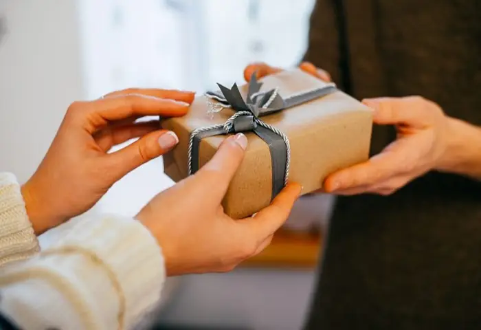 Gợi ý 50+ món **quà lưu niệm độc đáo** và ý nghĩa cho mọi dịp Gợi ý 50+ món **quà lưu niệm độc đáo** và ý nghĩa cho mọi dịp