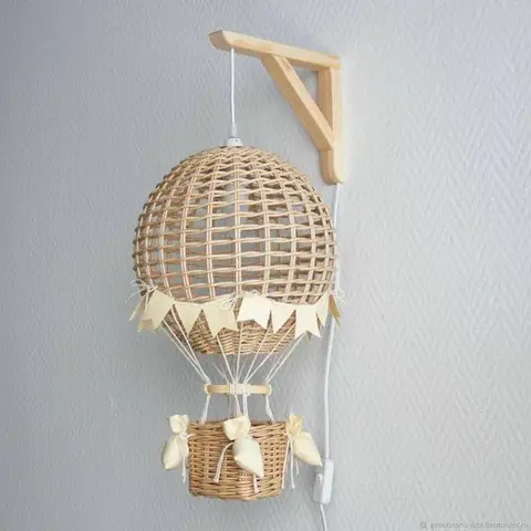 Quà Lưu Niệm Độc Lạ: Gợi Ý Ý Tưởng & Giá Trị Văn Hóa