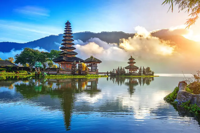 Quà Lưu Niệm Ở Indonesia: Khám Phá Nét Đẹp Văn Hóa Xứ Vạn Đảo