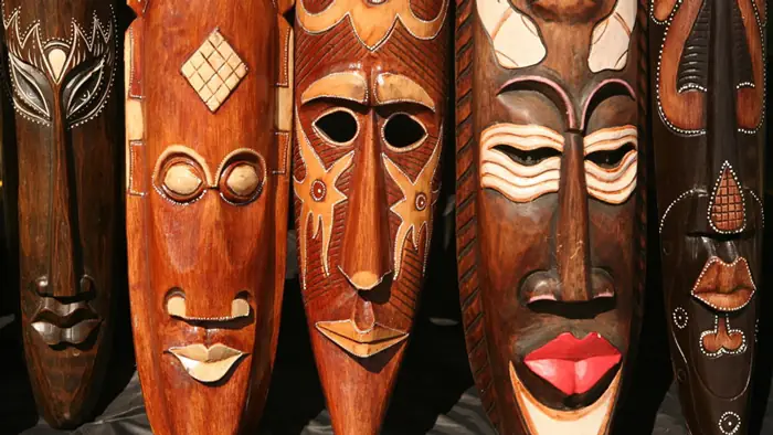 Quà Lưu Niệm Ở Indonesia: Khám Phá Nét Đẹp Văn Hóa Xứ Vạn Đảo