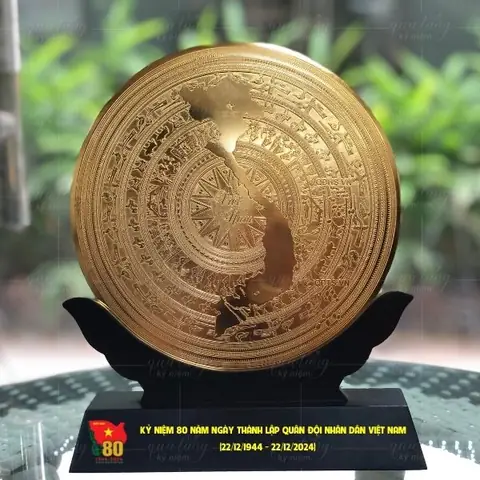 Quà Lưu Niệm Quân Đội: Hướng Dẫn Chọn Lựa Ý Nghĩa & Bền Đẹp