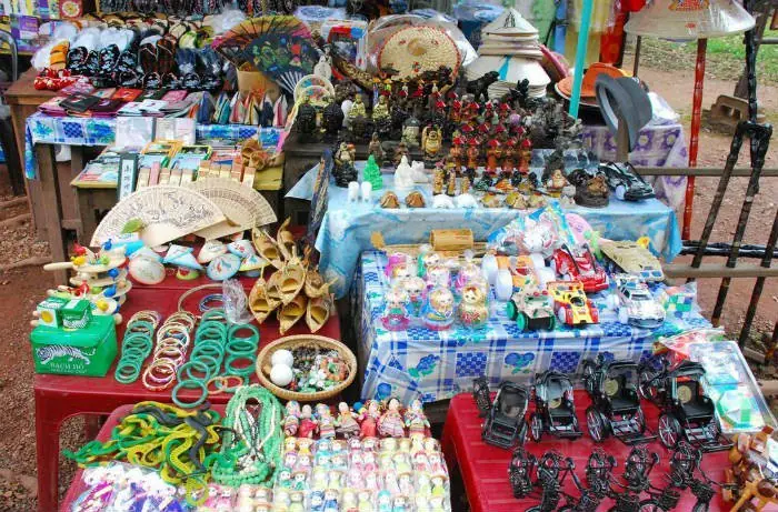 Quà Lưu Niệm Quảng Ninh: Nên Chọn Gì Đặc Trưng Nhất?