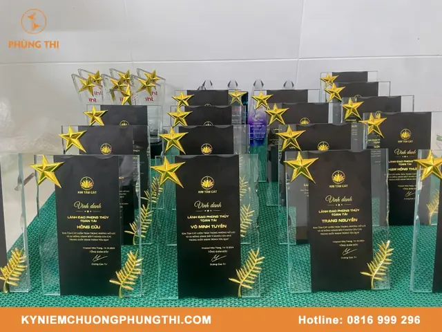 Ý nghĩa của kỷ niệm chương trong tiếng anh