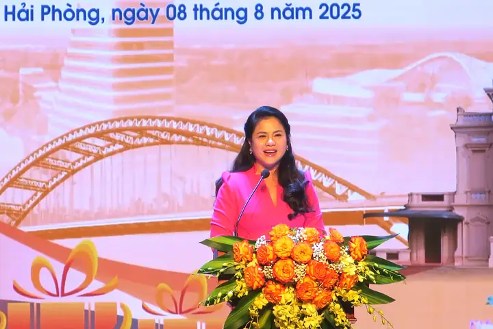 Quà Lưu Niệm Văn Phòng: Gợi Ý Độc Đáo Ghi Dấu Ấn Chuyên Nghiệp Quà Lưu Niệm Văn Phòng: Gợi Ý Độc Đáo Ghi Dấu Ấn Chuyên Nghiệp