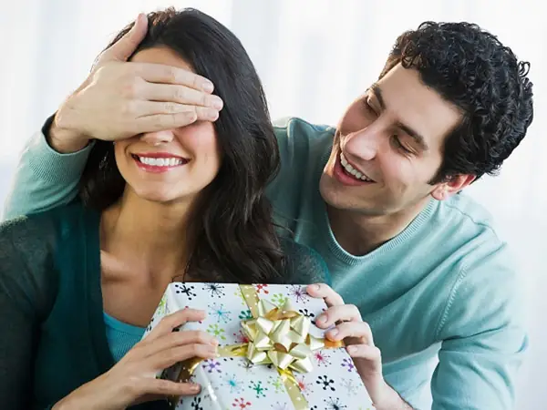 Mua gì làm quà tặng mùng 8 tháng 3 cho vợ bầu?
