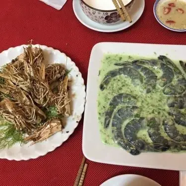 Đánh Giá Chi Tiết: Quán Ăn Ẩm Thực Quà Ngõ Nhỏ Ngõ Hàng Bột
