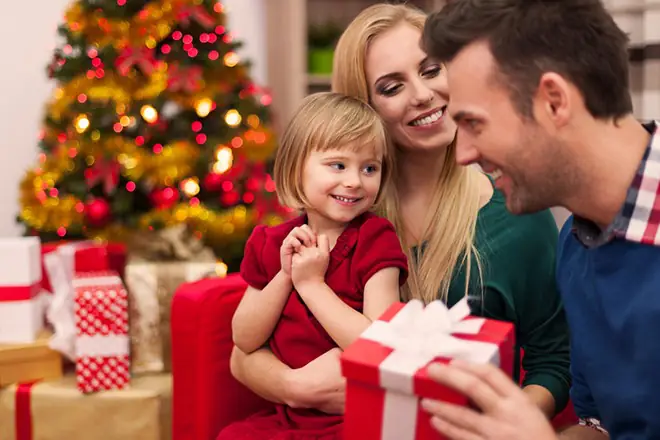 Top 10 món quà noel cho bé gái ý nghĩa nhất - Babycuatoi