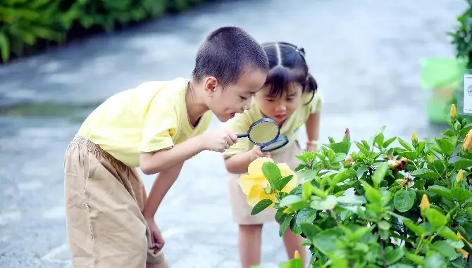Về tâm lý và cảm xúc của bé 4 tuổi.