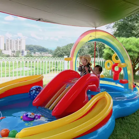 10. Bể bơi phao có cầu trượt INTEX 57453 - Công viên nước tại nhà cho bé