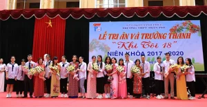 Gợi ý quà sinh nhật cho con gái 18 tuổi ý nghĩa và độc đáo