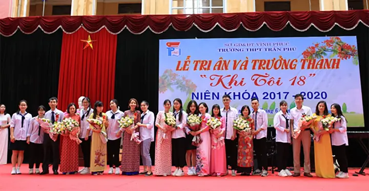 Gợi ý quà sinh nhật cho con gái 18 tuổi ý nghĩa và độc đáo