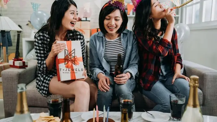 20+ Ý Tưởng Quà Sinh Nhật Handmade Ý Nghĩa Cho Bạn Thân