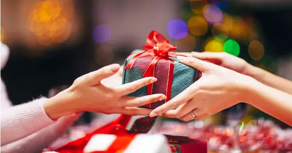 Gợi ý quà sinh nhật thú vị: Chọn quà độc đáo, ý nghĩa cho mọi người Gợi ý quà sinh nhật thú vị: Chọn quà độc đáo, ý nghĩa cho mọi người