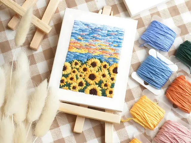 Tranh canvas thêu tay