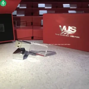 Quà Tặng Bằng Pha Lê: Review Chi Tiết USB Pha Lê In Logo Doanh Nghiệp