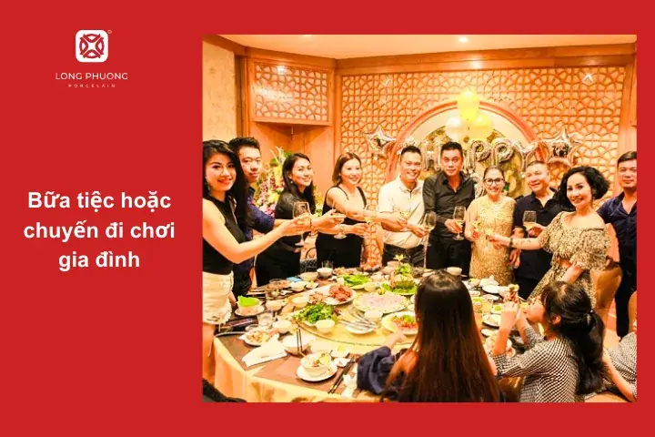 Một chuyến đi du lịch hoặc một bữa tiệc gia đình