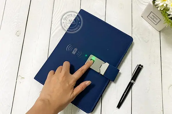 Bí Quyết Chọn Quà Tặng Cao Cấp Cho Khách Hàng: Ghi Dấu Ấn Bền Lâu