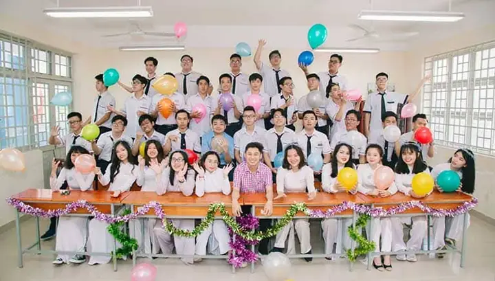 Cách Chọn Và Gợi Ý **Quà Tặng Chia Tay Cô Giáo** Thật Ý Nghĩa