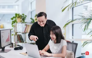 Quà Tặng Cho Nhân Viên Xuất Sắc: Gợi Ý Chi Tiết & Ý Nghĩa