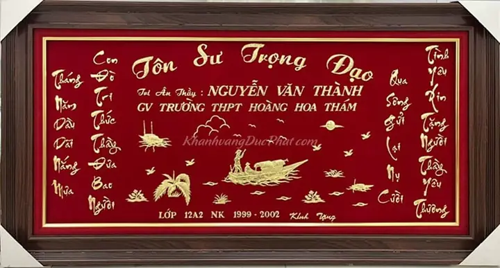 Quà tặng cô giáo cũ: Nên chọn gì để bày tỏ lòng biết ơn?