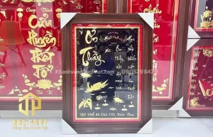 Quà tặng cô giáo cũ: Nên chọn gì để bày tỏ lòng biết ơn?