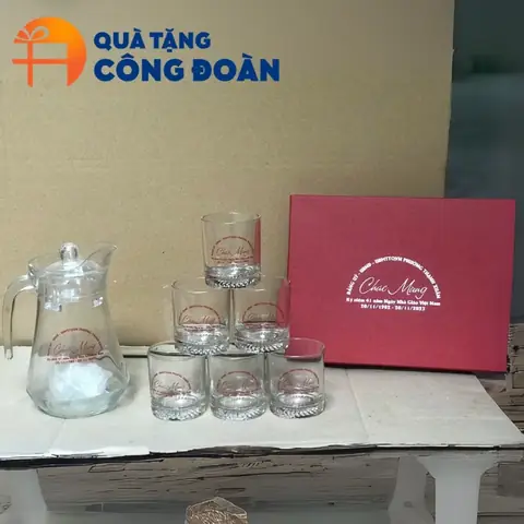 Quà Tặng Cốc Thủy Tinh: Hướng Dẫn Chọn Và Ý Nghĩa Đặc Biệt Quà Tặng Cốc Thủy Tinh: Hướng Dẫn Chọn Và Ý Nghĩa Đặc Biệt