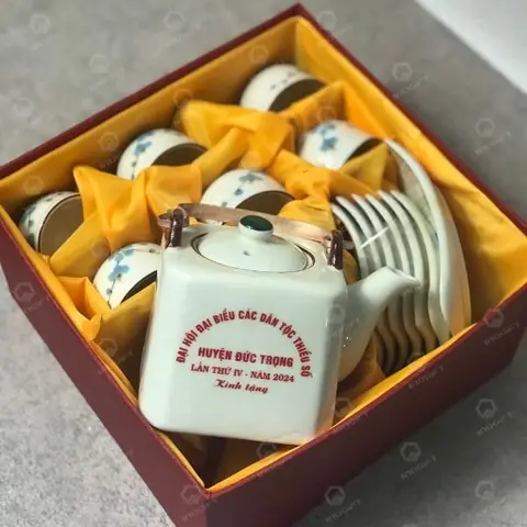 Hướng Dẫn Toàn Diện Chọn Quà Tặng Đại Hội Đoàn Ý Nghĩa & Thiết Thực