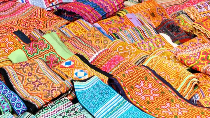 Khám phá Quà Tặng Đậm Chất Việt Nam: Hướng Dẫn Lựa Chọn Ấn Tượng