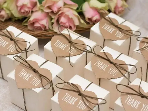 Thời điểm tặng quà cảm ơn đám cưới