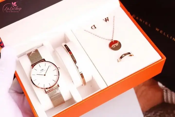Quà Tặng Độc Đáo 8 3: Hơn 25 Ý Tưởng Nâng Tầm Tình Cảm & Ấn Tượng