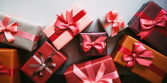 Gợi Ý Quà Tặng Độc Và Lạ: Mang Đến Bất Ngờ Và Niềm Vui Trọn Vẹn Gợi Ý Quà Tặng Độc Và Lạ: Mang Đến Bất Ngờ Và Niềm Vui Trọn Vẹn