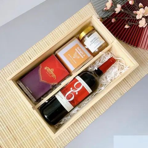 Quà Tặng Đối Tác Hàn Quốc: Văn Hóa & Gợi Ý Tinh Tế Nhất