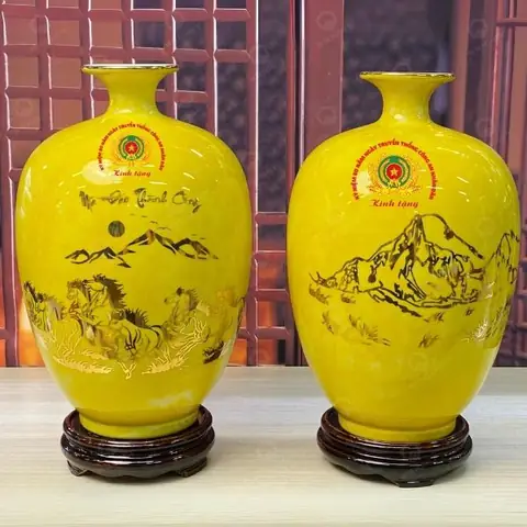 Quà tặng công an gốm sứ cao cấp