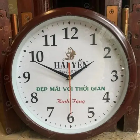 Đồng hồ treo tường in logo theo yêu cầu