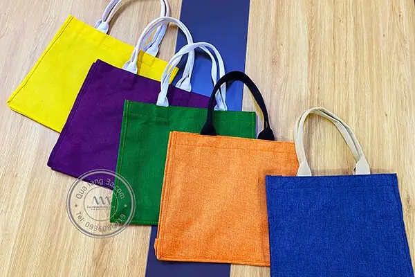 Làm sao để chọn quà tặng khách hàng nữ ý nghĩa và ấn tượng? Làm sao để chọn quà tặng khách hàng nữ ý nghĩa và ấn tượng?