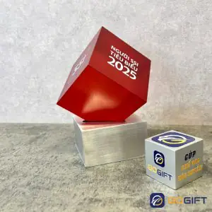 CÃºp thiáº¿t káº¿ vinh danh SSI 2025 2
