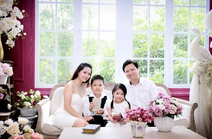 Gợi ý quà tặng kỷ niệm 5 năm ngày cưới ý nghĩa và độc đáo