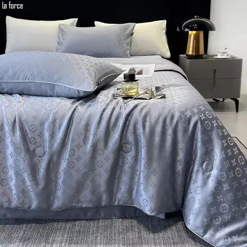 9. Bộ chăn ga gối đệm tặng cha mẹ