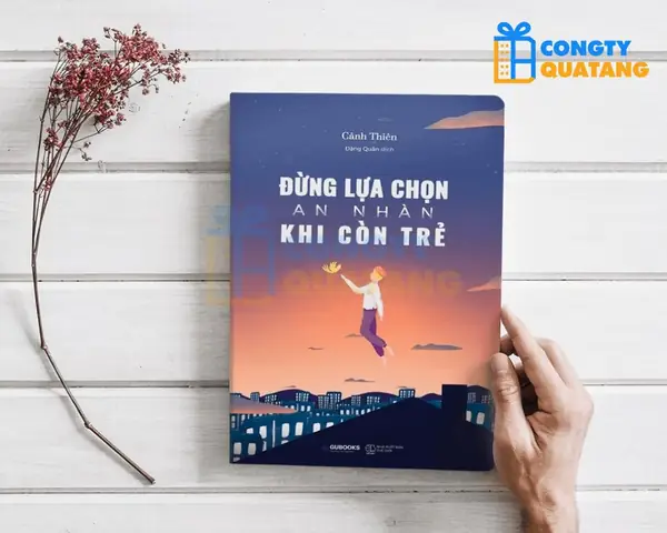 Quà Tặng Mừng Đậu Đại Học: Hướng Dẫn Chọn Hơn 15 Món Quà Ý Nghĩa