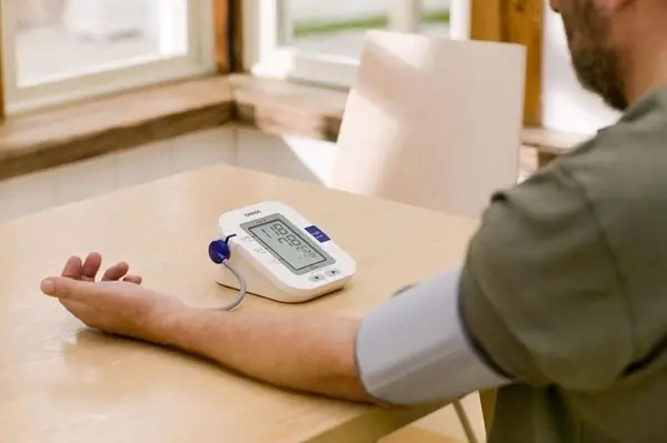 Mừng Thọ 100 Tuổi Nên Tặng Quà Gì? Gợi Ý Ý Nghĩa Nhất