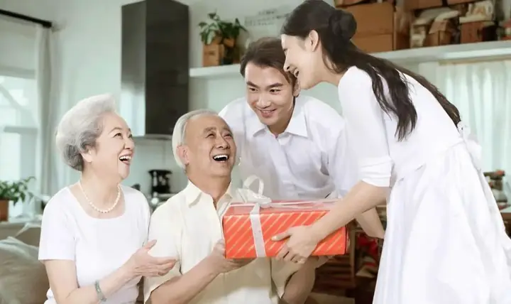 Tuyển Tập Quà Tặng Ngày Gia Đình Việt Nam: Gợi Ý Độc Đáo & Thiết Thực