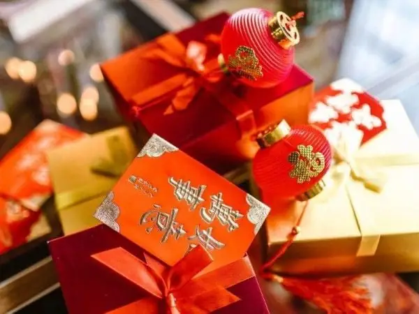 Gợi Ý Quà Tặng Sếp Cuối Năm Ý Nghĩa & Tinh Tế Nhất