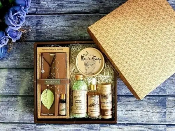 Gợi Ý Quà Tặng Sếp Cuối Năm Ý Nghĩa & Tinh Tế Nhất